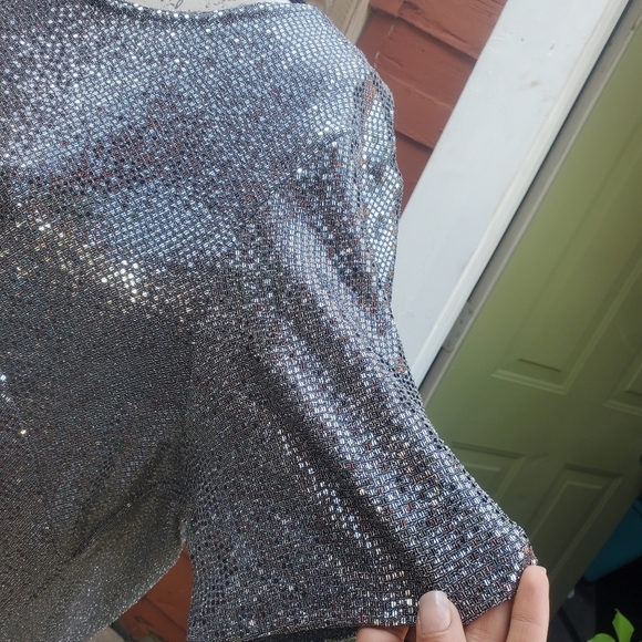 Connected Apparel Women's Silver Sequin Sparkly Top Size 3X - Picture 5 of 6